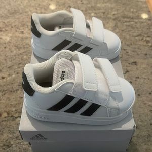 Baby Adidas Grand Court